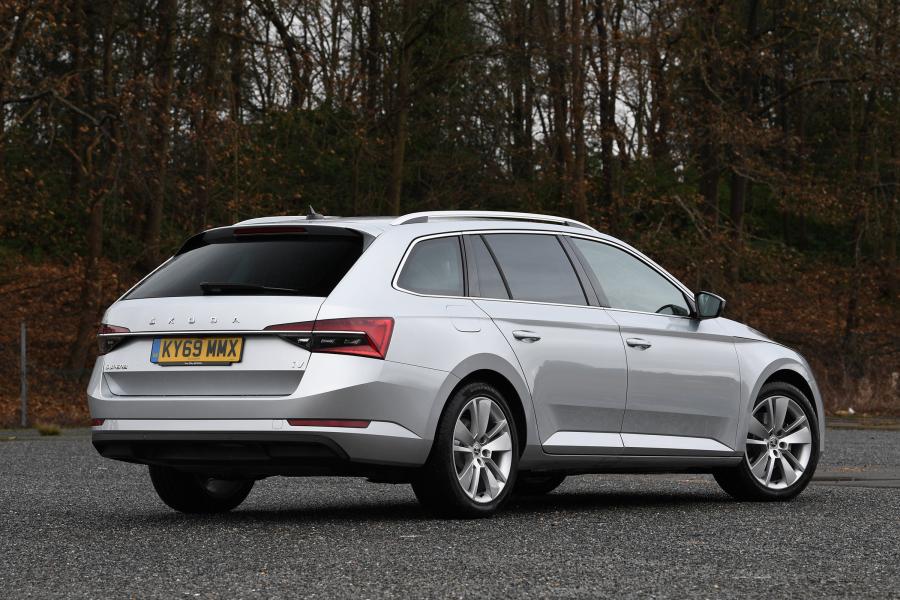 Skoda Superb iV Combi (3V) 2019 года  (UK) (фото 12 из 19)